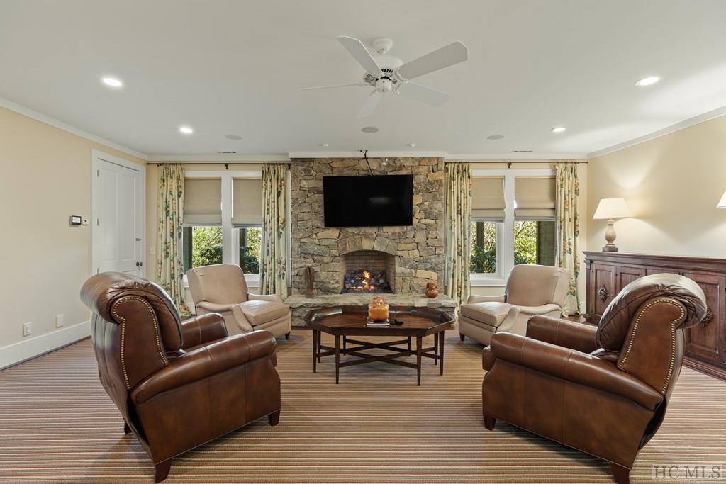 21 Lower Brushy Face Circle