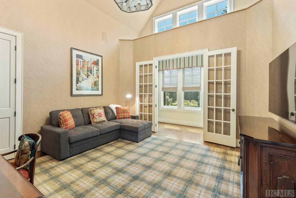 21 Lower Brushy Face Circle