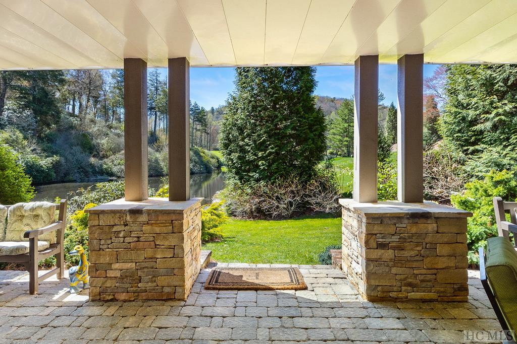 501 Falls Drive East