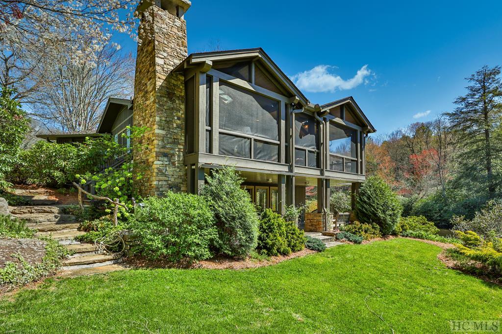 501 Falls Drive East