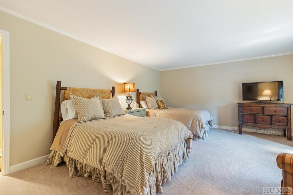 501 Falls Drive East