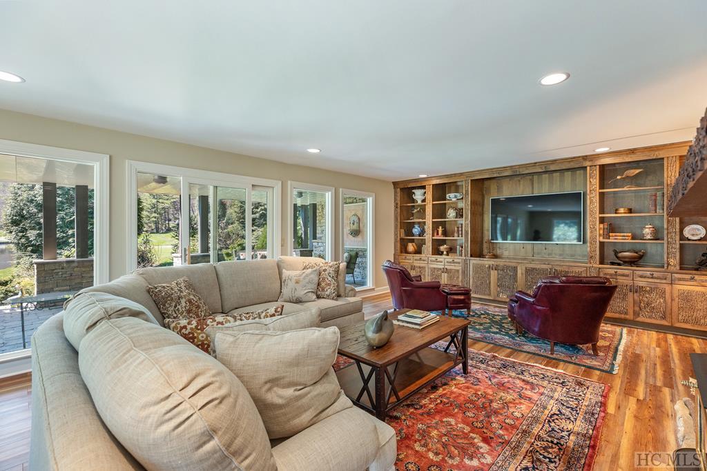 501 Falls Drive East