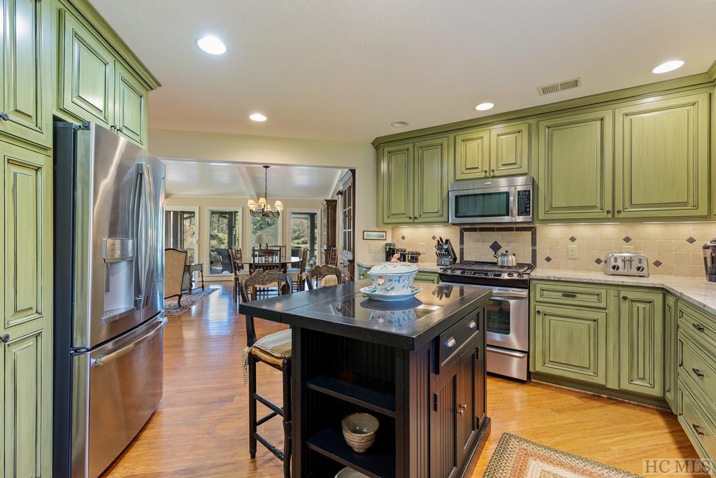 501 Falls Drive East