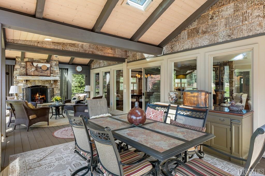501 Falls Drive East