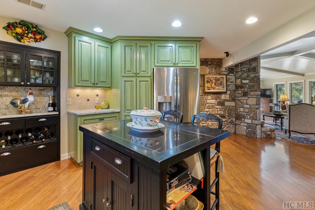 501 Falls Drive East