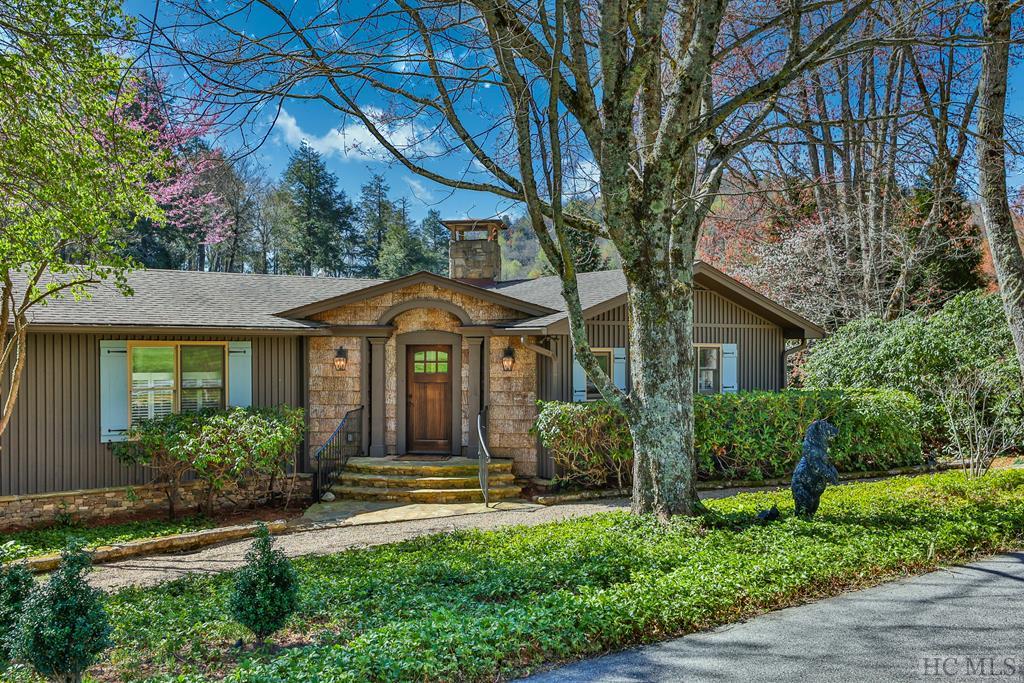 501 Falls Drive East