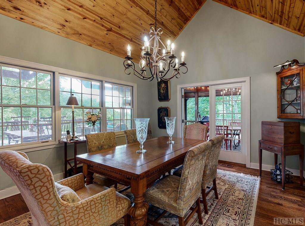 1982 Upper Divide Road