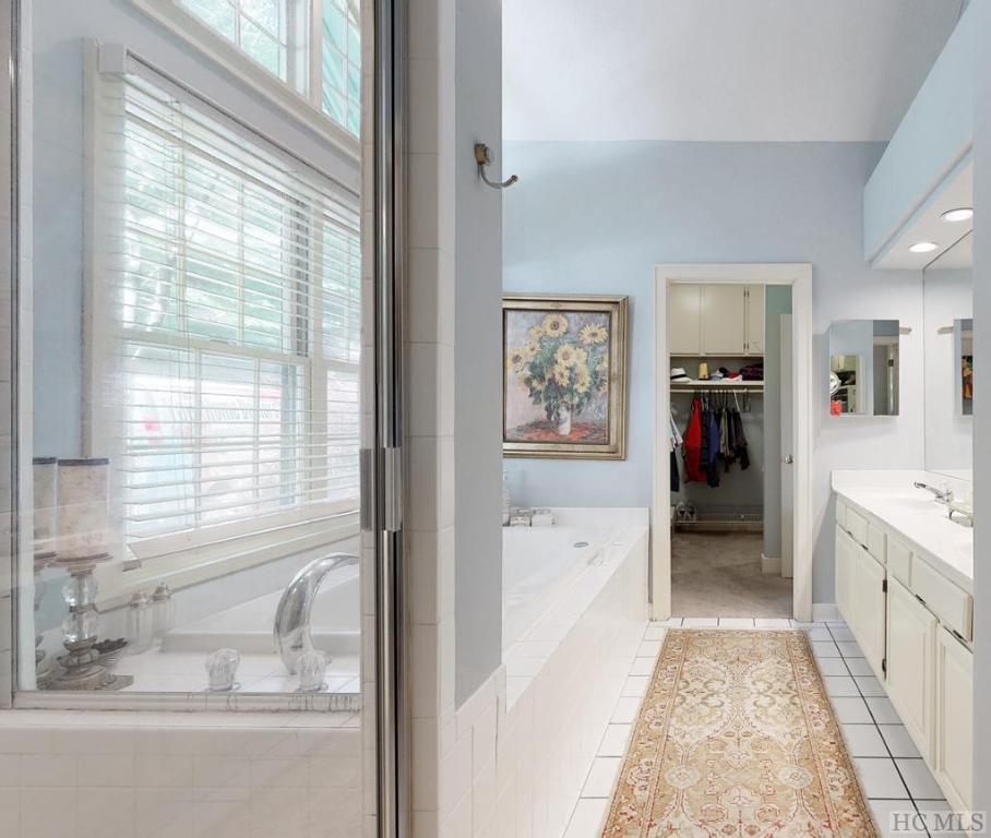 1982 Upper Divide Road