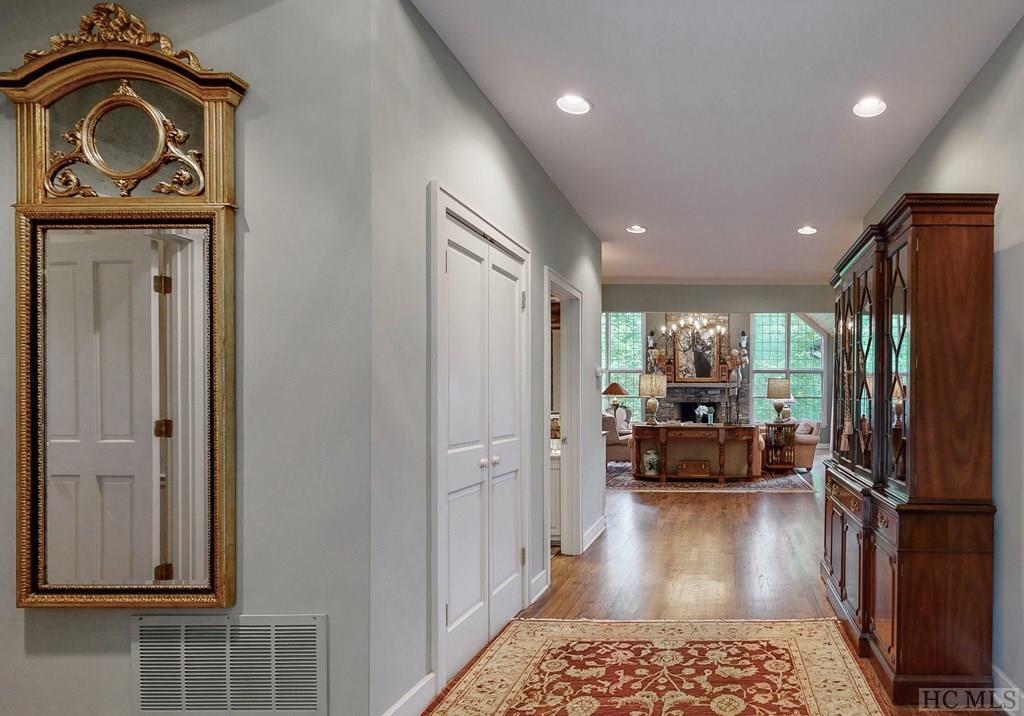 1982 Upper Divide Road