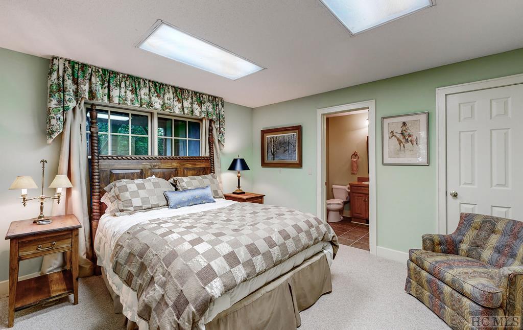 1982 Upper Divide Road