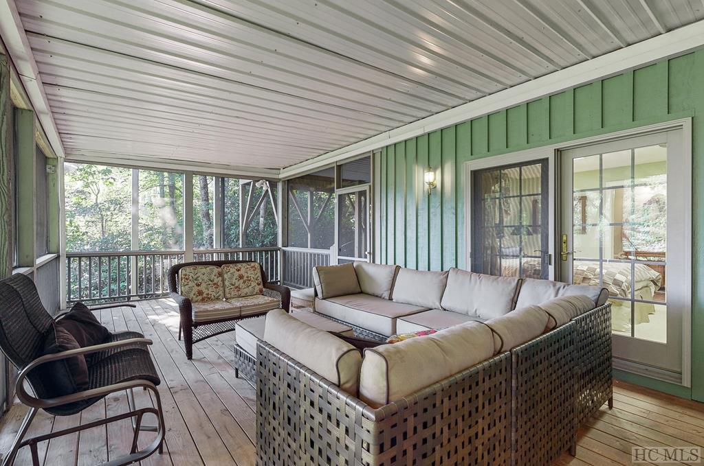 1982 Upper Divide Road