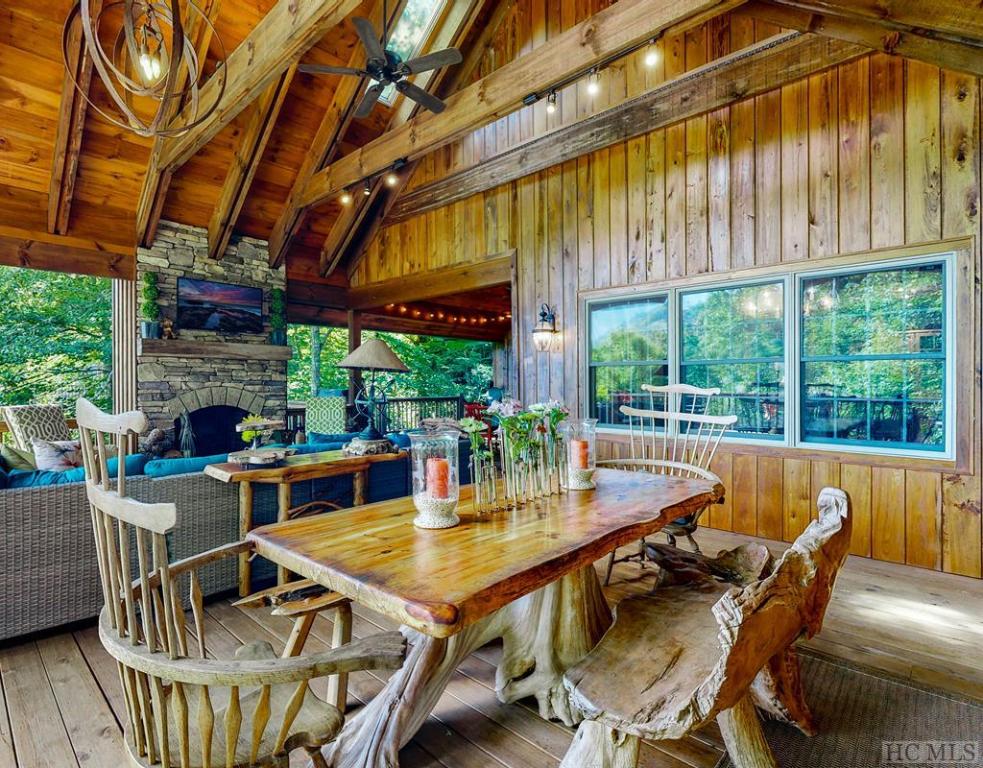 1982 Upper Divide Road