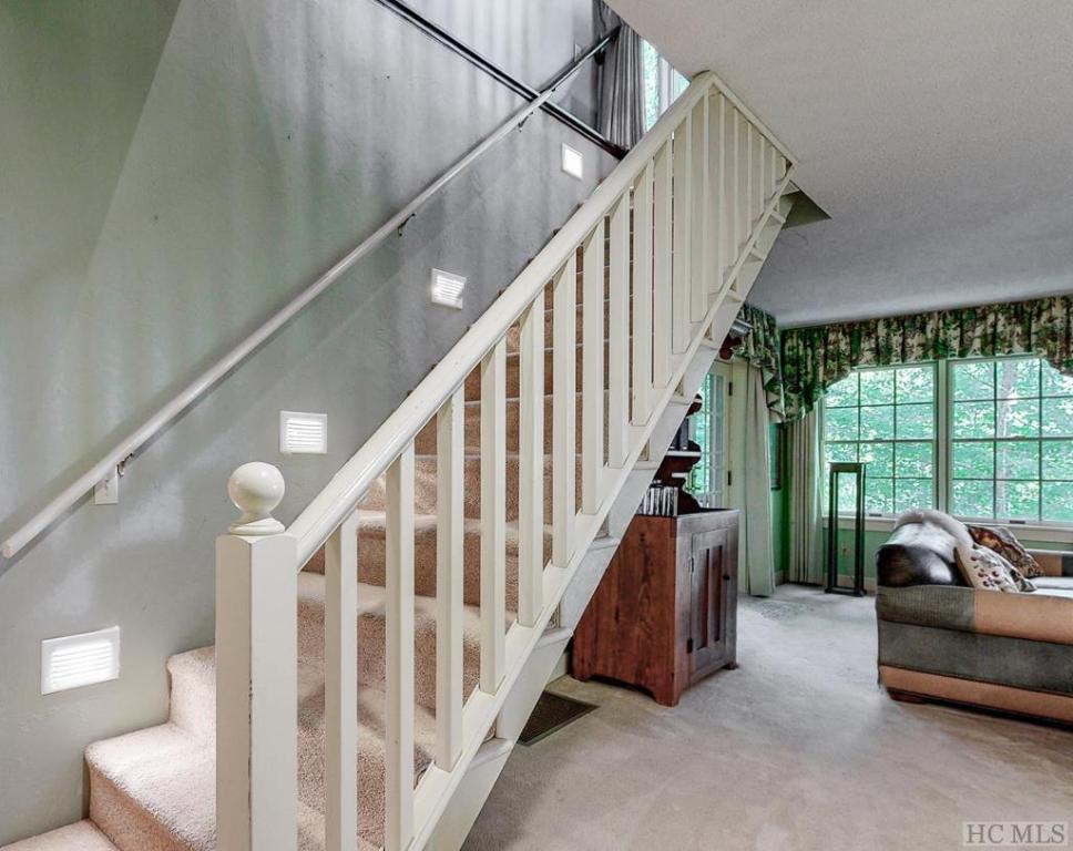 1982 Upper Divide Road