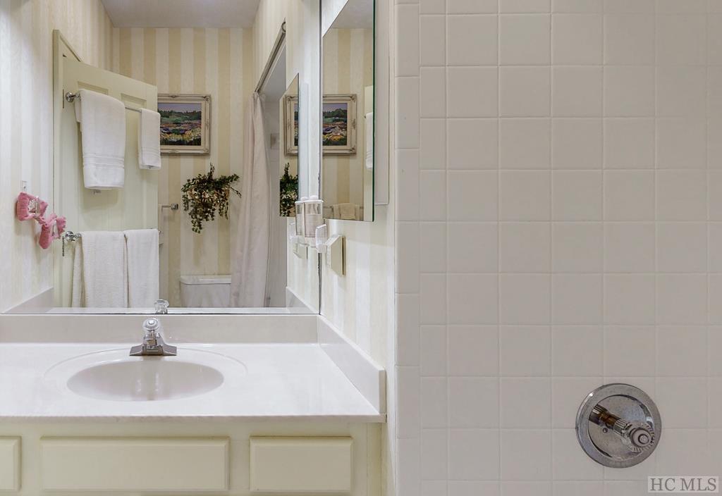 1982 Upper Divide Road