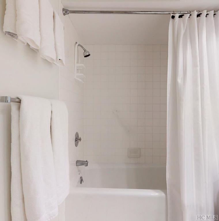 1982 Upper Divide Road