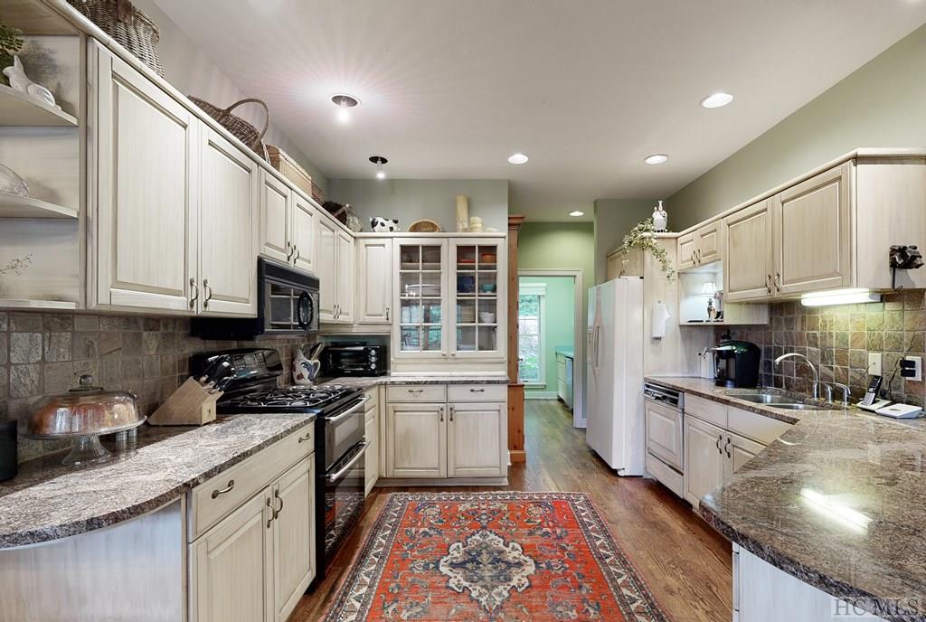 1982 Upper Divide Road