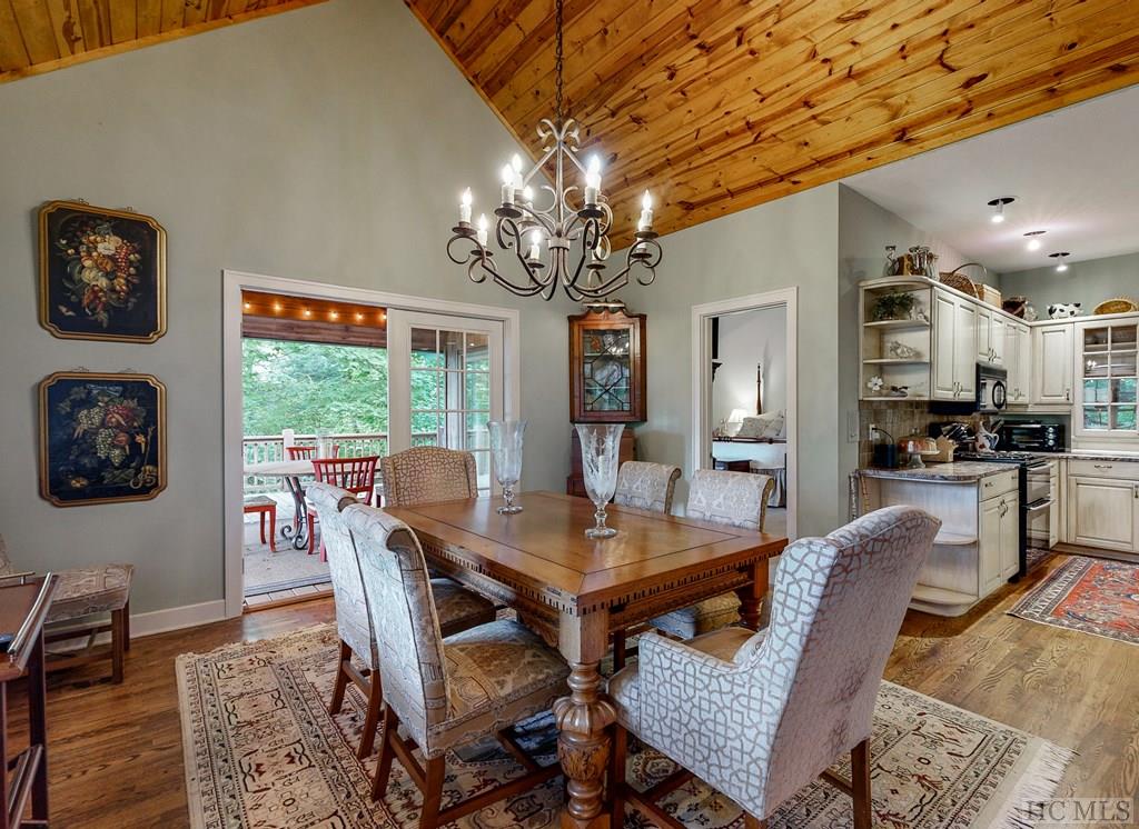 1982 Upper Divide Road