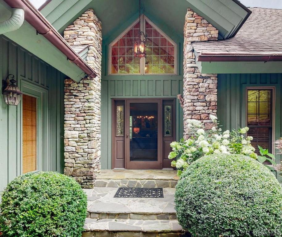 1982 Upper Divide Road