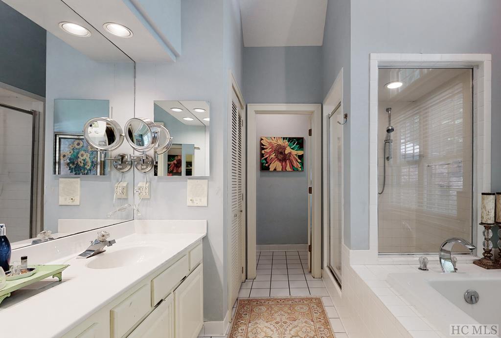 1982 Upper Divide Road