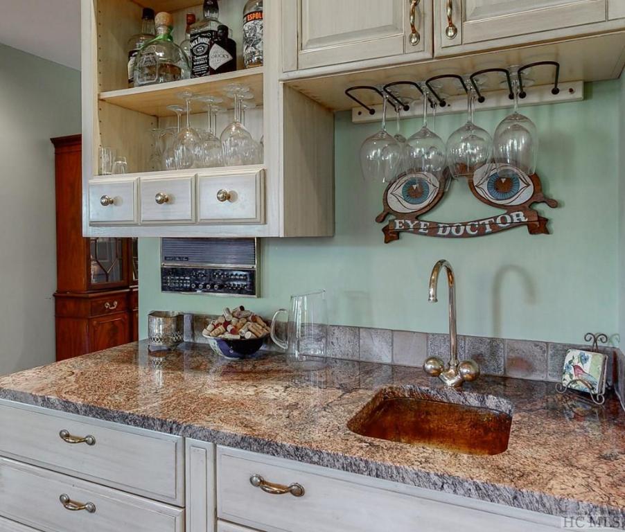 1982 Upper Divide Road