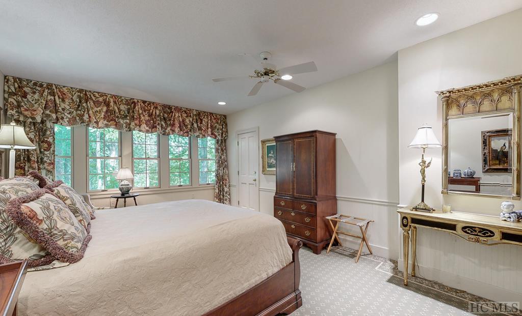 1982 Upper Divide Road