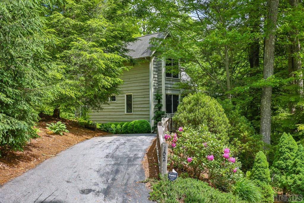 102 Honey Bee Bend