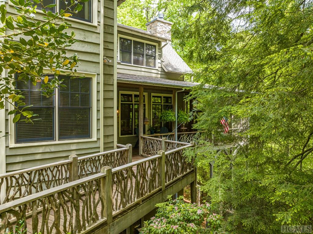 102 Honey Bee Bend