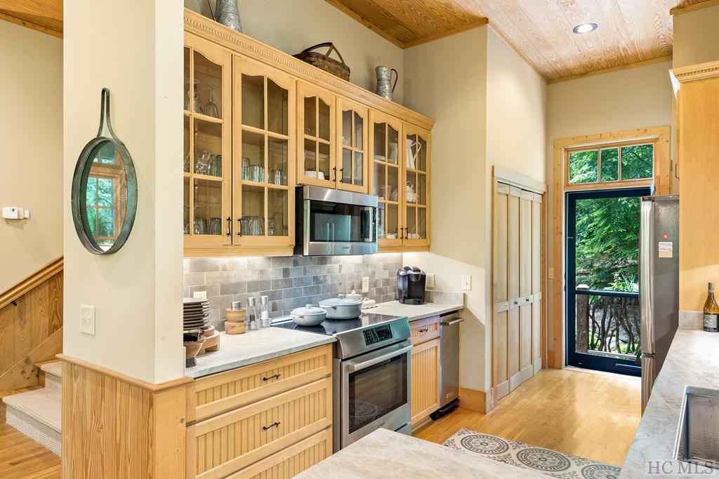 102 Honey Bee Bend