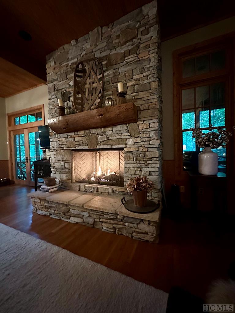 102 Honey Bee Bend