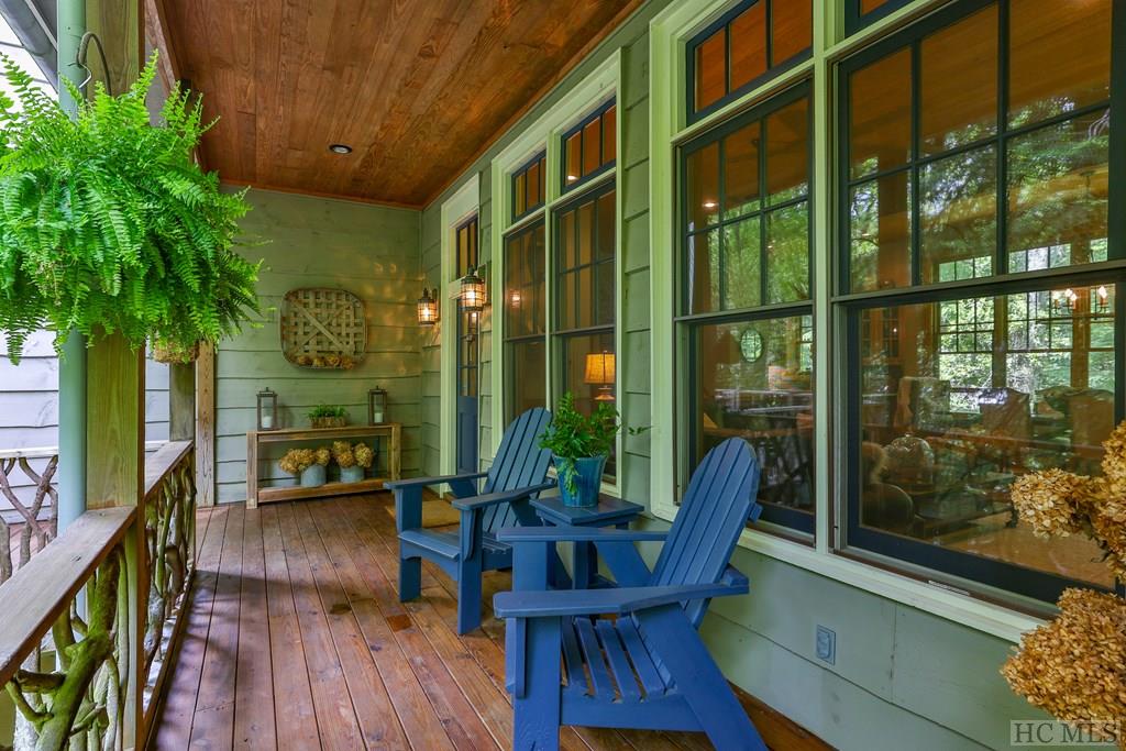 102 Honey Bee Bend