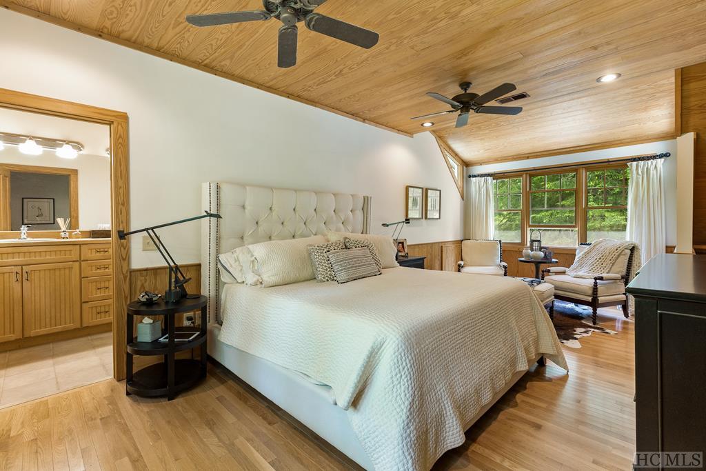 102 Honey Bee Bend