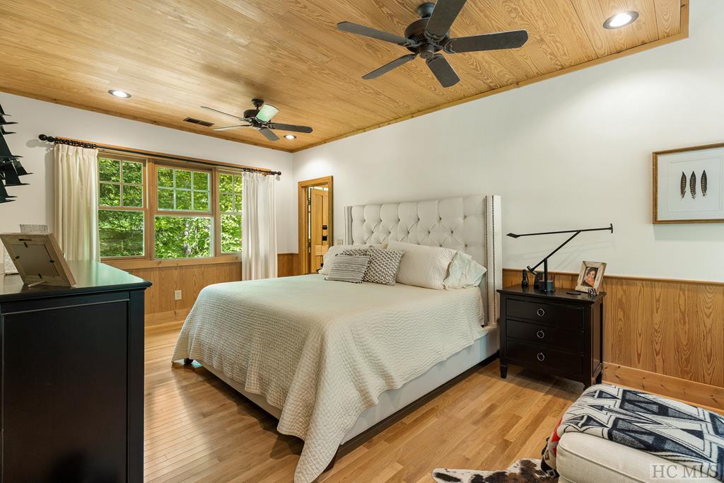 102 Honey Bee Bend