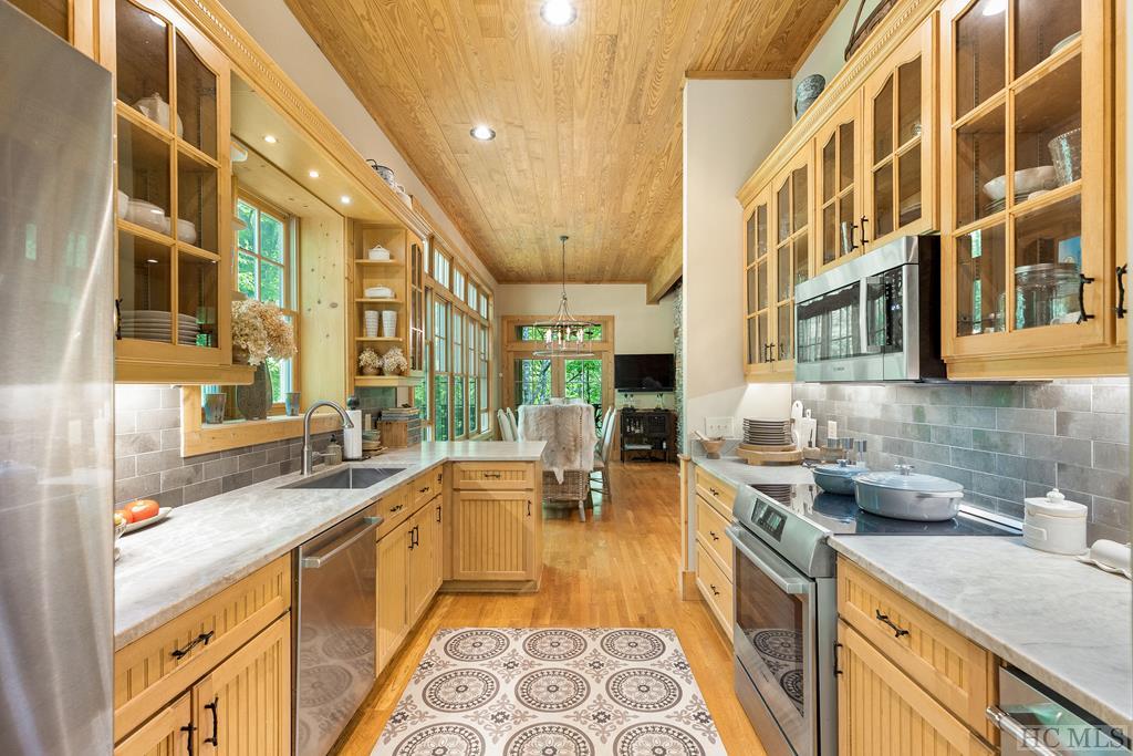 102 Honey Bee Bend