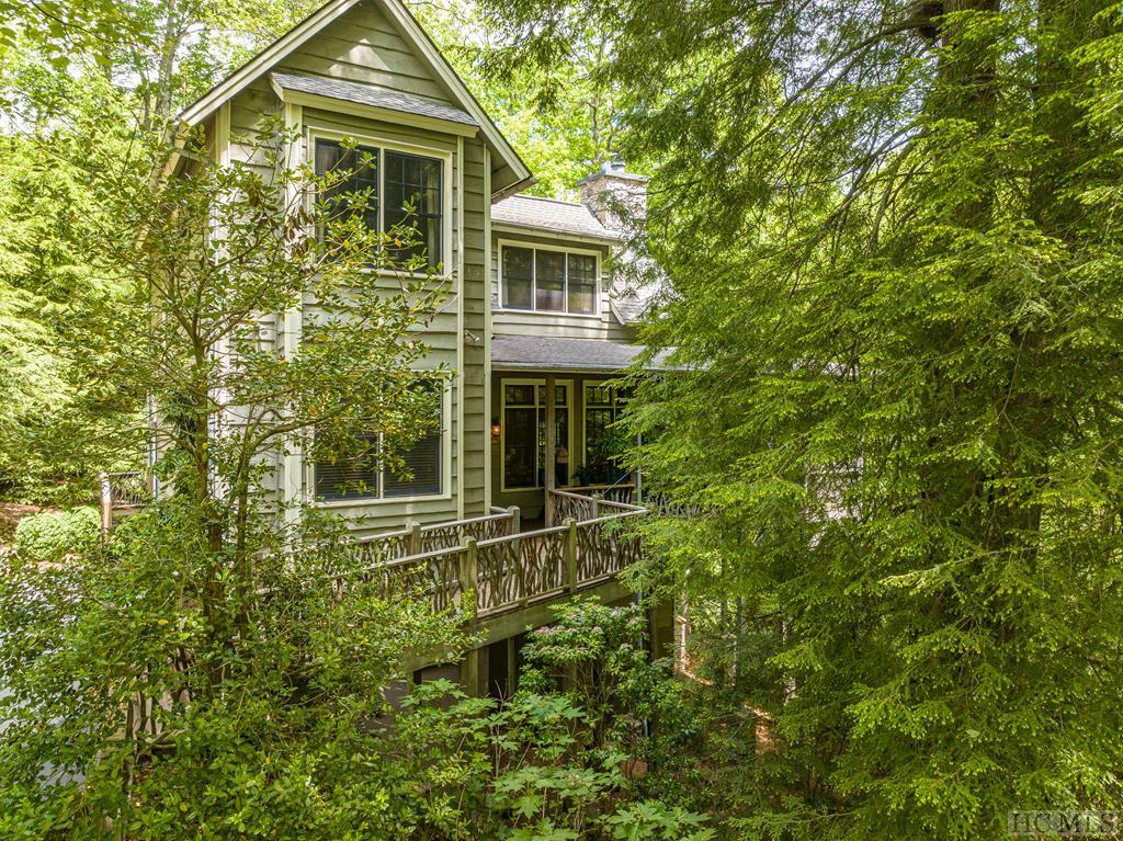 102 Honey Bee Bend
