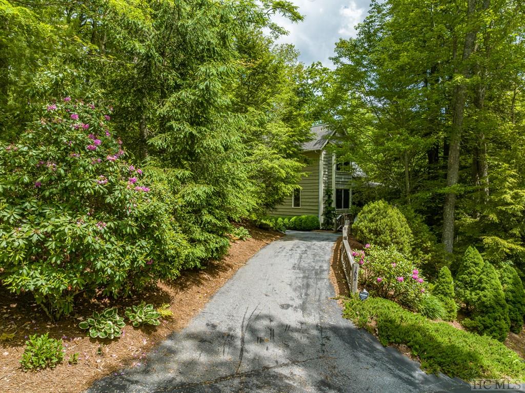 102 Honey Bee Bend