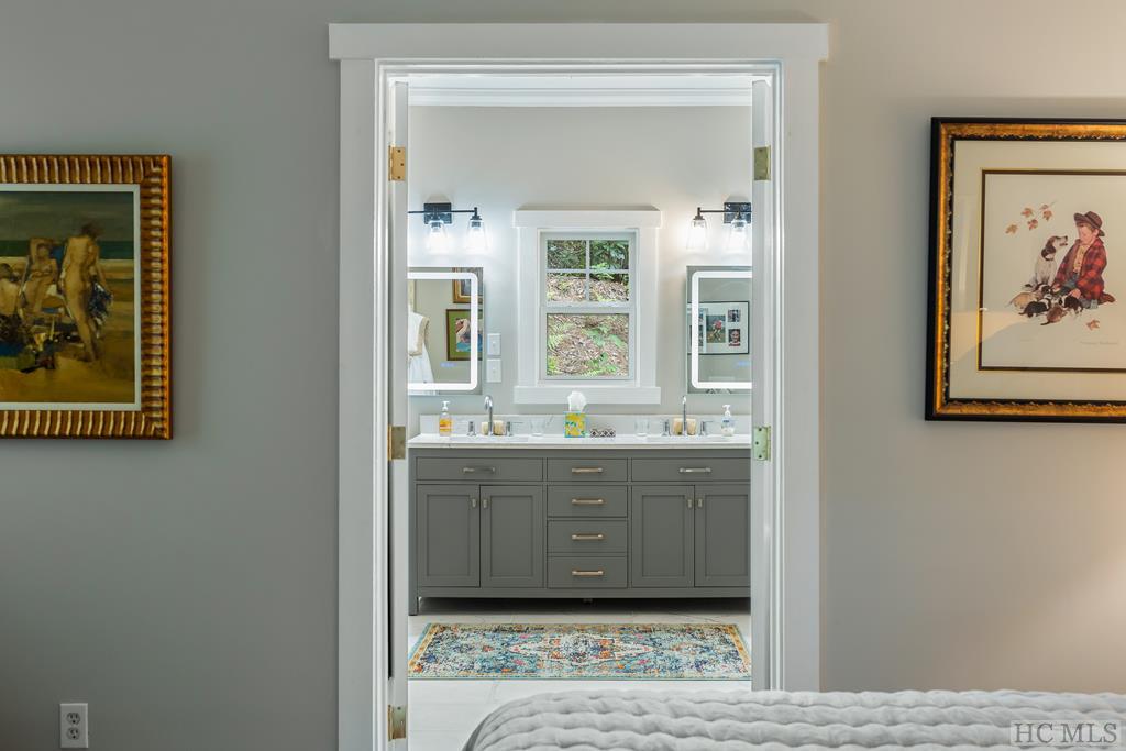 40 Honeysuckle Lane