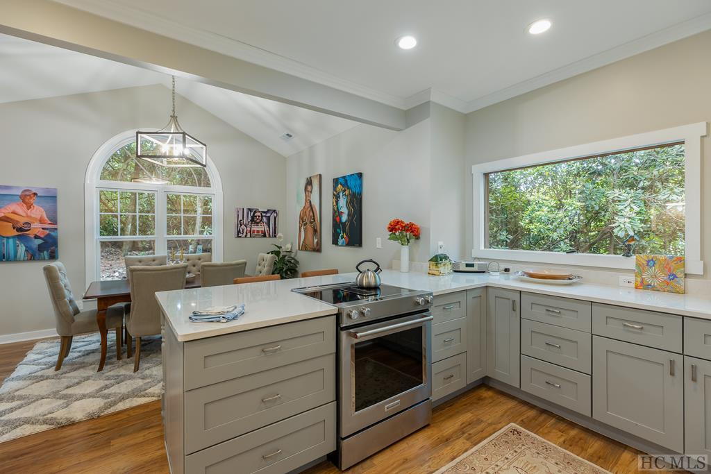 40 Honeysuckle Lane