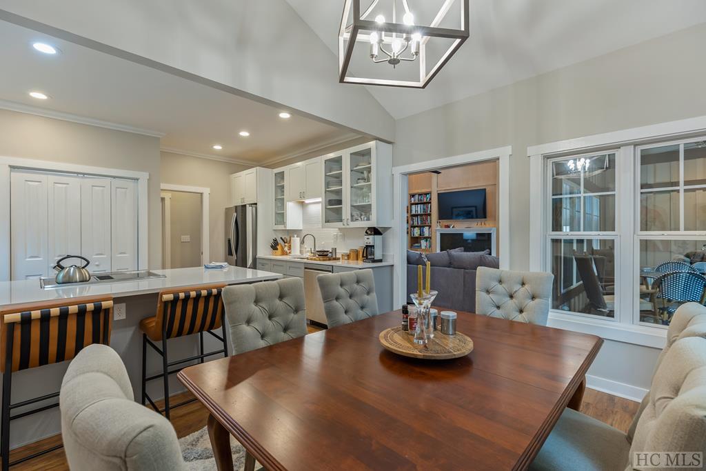 40 Honeysuckle Lane