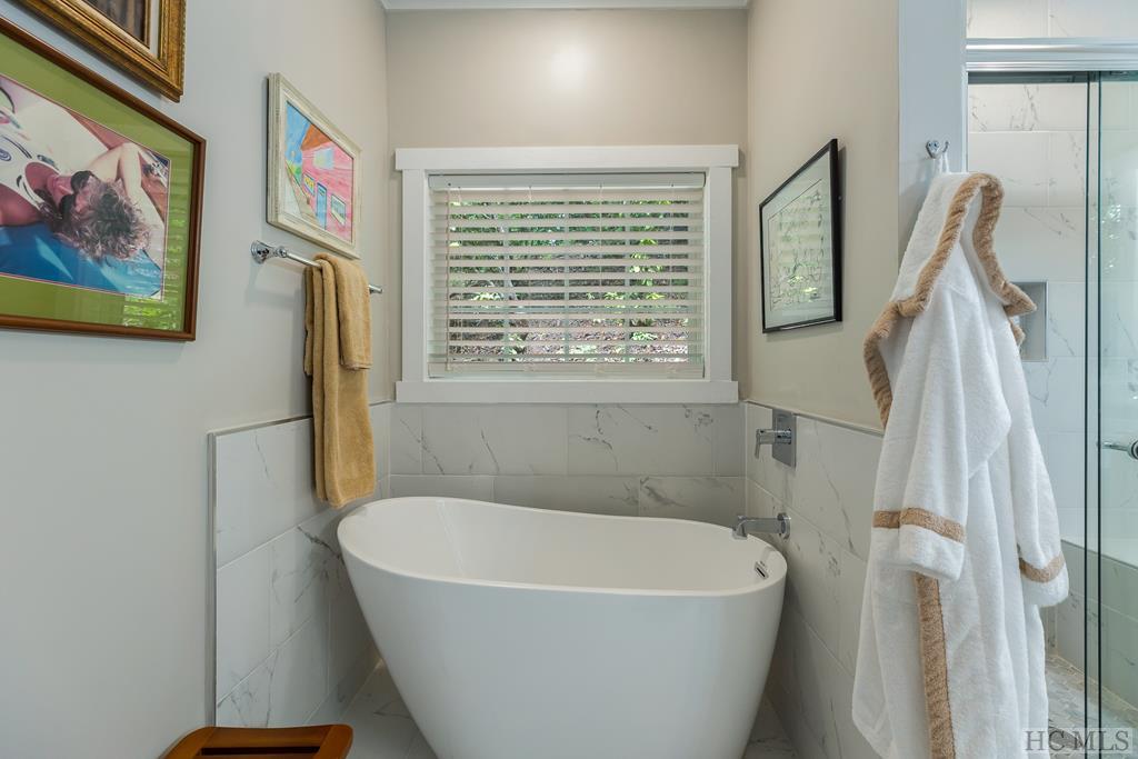 40 Honeysuckle Lane