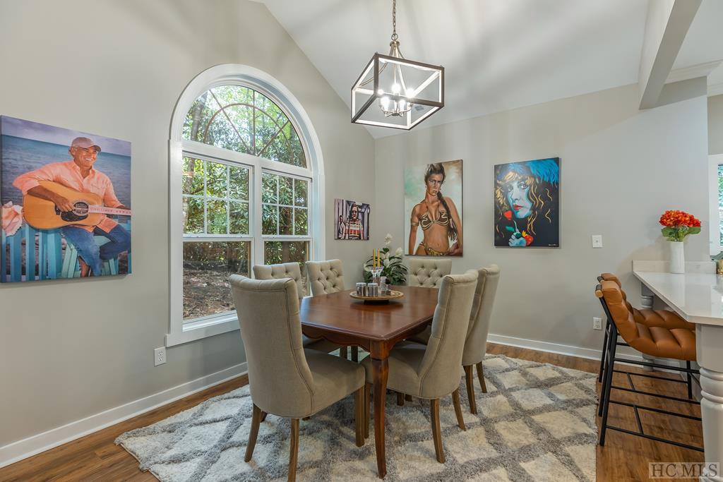 40 Honeysuckle Lane