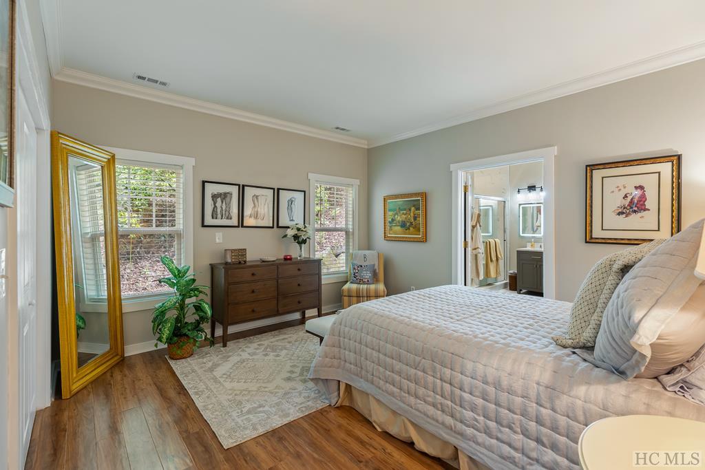 40 Honeysuckle Lane