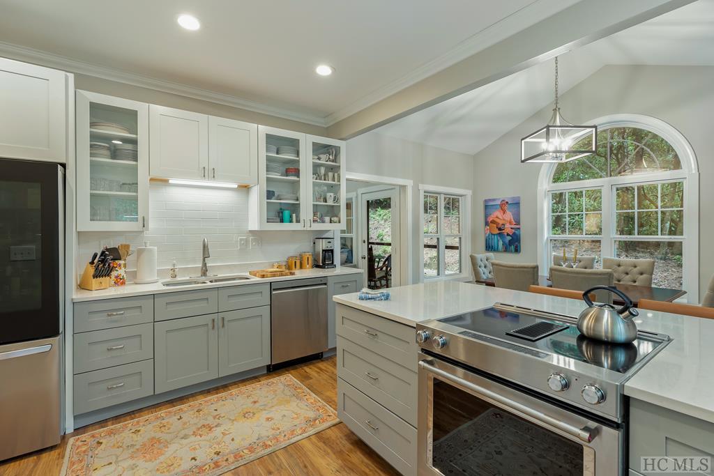 40 Honeysuckle Lane