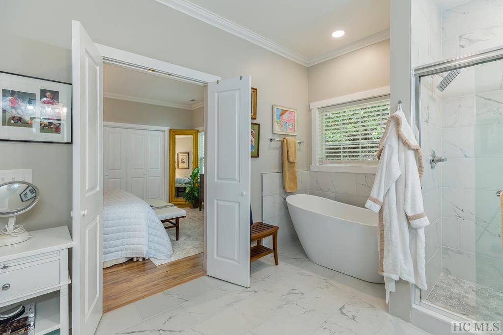 40 Honeysuckle Lane