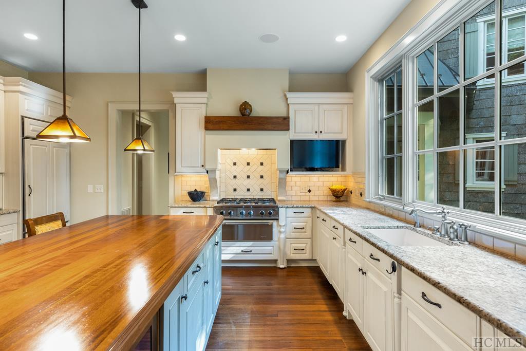 173 Lake Sequoyah Drive