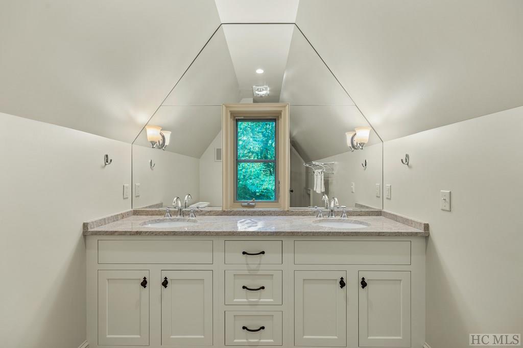 173 Lake Sequoyah Drive