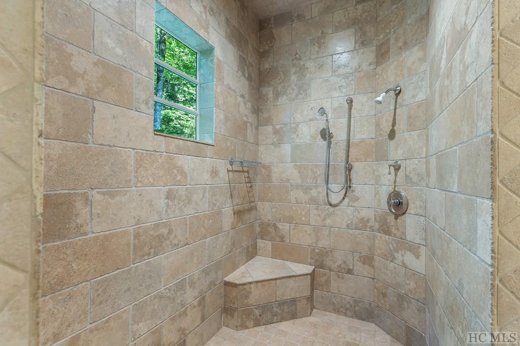 173 Lake Sequoyah Drive