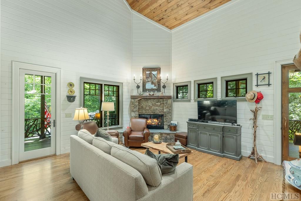 138 Honey Bee Bend