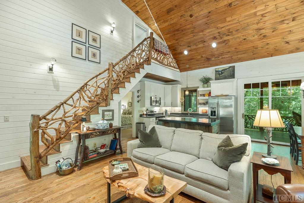 138 Honey Bee Bend