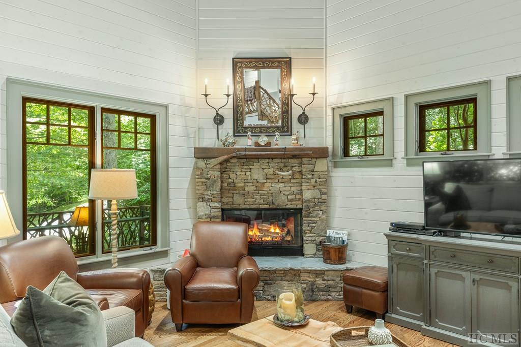138 Honey Bee Bend