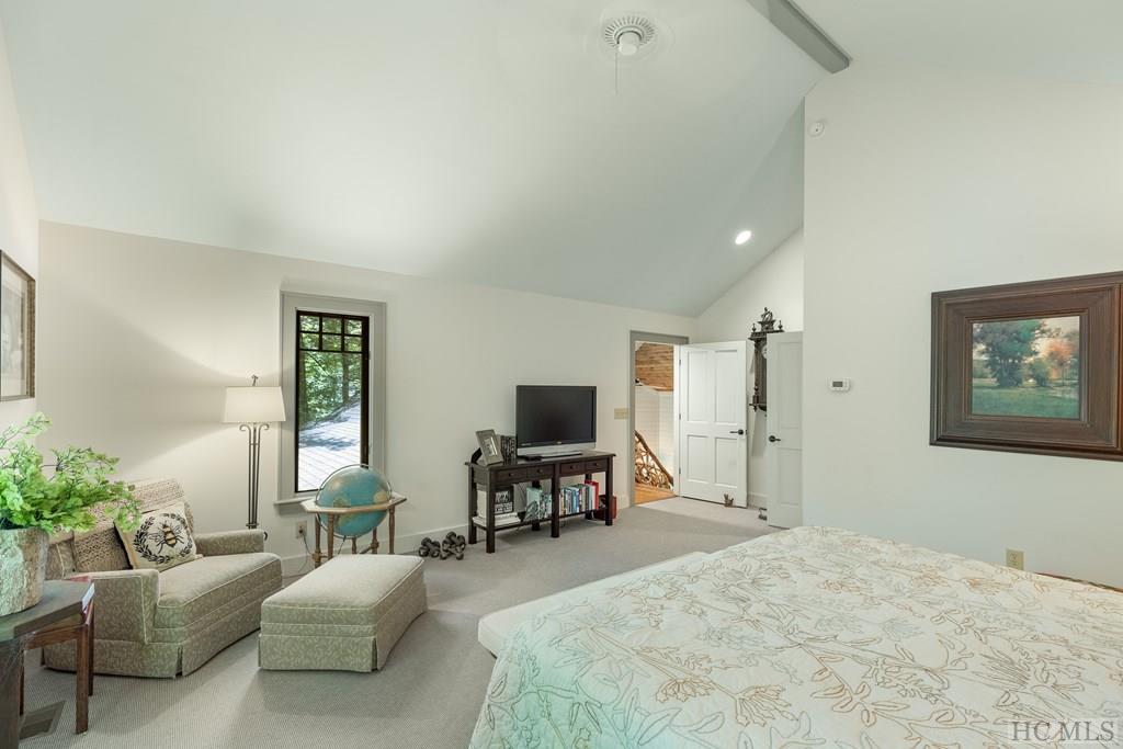 138 Honey Bee Bend